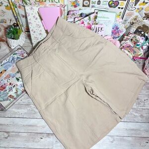 Nasty Gal Collection Beige High Waisted Bermuda Shorts Women’s Sz.2 Casual Vacay